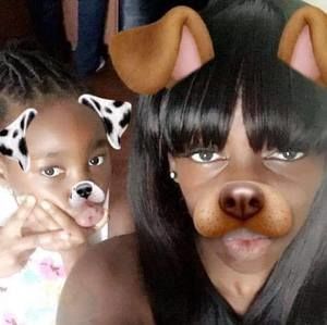 Meet your Posher, Sharrona